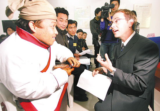 CNNBCC记者独家专访武大郎炊饼.jpg