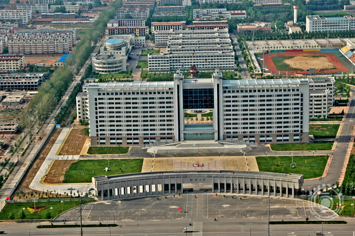 聊城大学，蔚为壮观.jpg