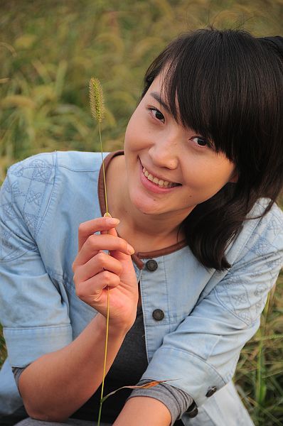 2012年10月4日，青年影视演员刘曼仪在电影《幸福的小杨屯》拍摄现场。 (1).JPG