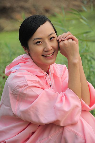 2012年10月4日，青年影视演员刘曼仪在电影《幸福的小杨屯》拍摄现场。 (9).JPG