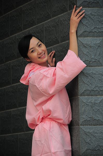 2012年10月4日，青年影视演员刘曼仪在电影《幸福的小杨屯》拍摄现场。 (32).JPG