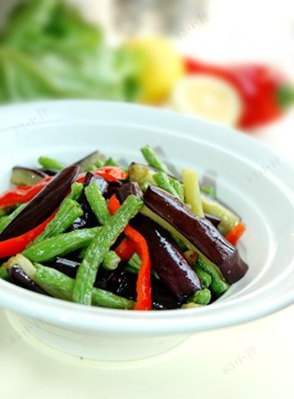 【一席一菜观】 茄子烧豆角.jpg
