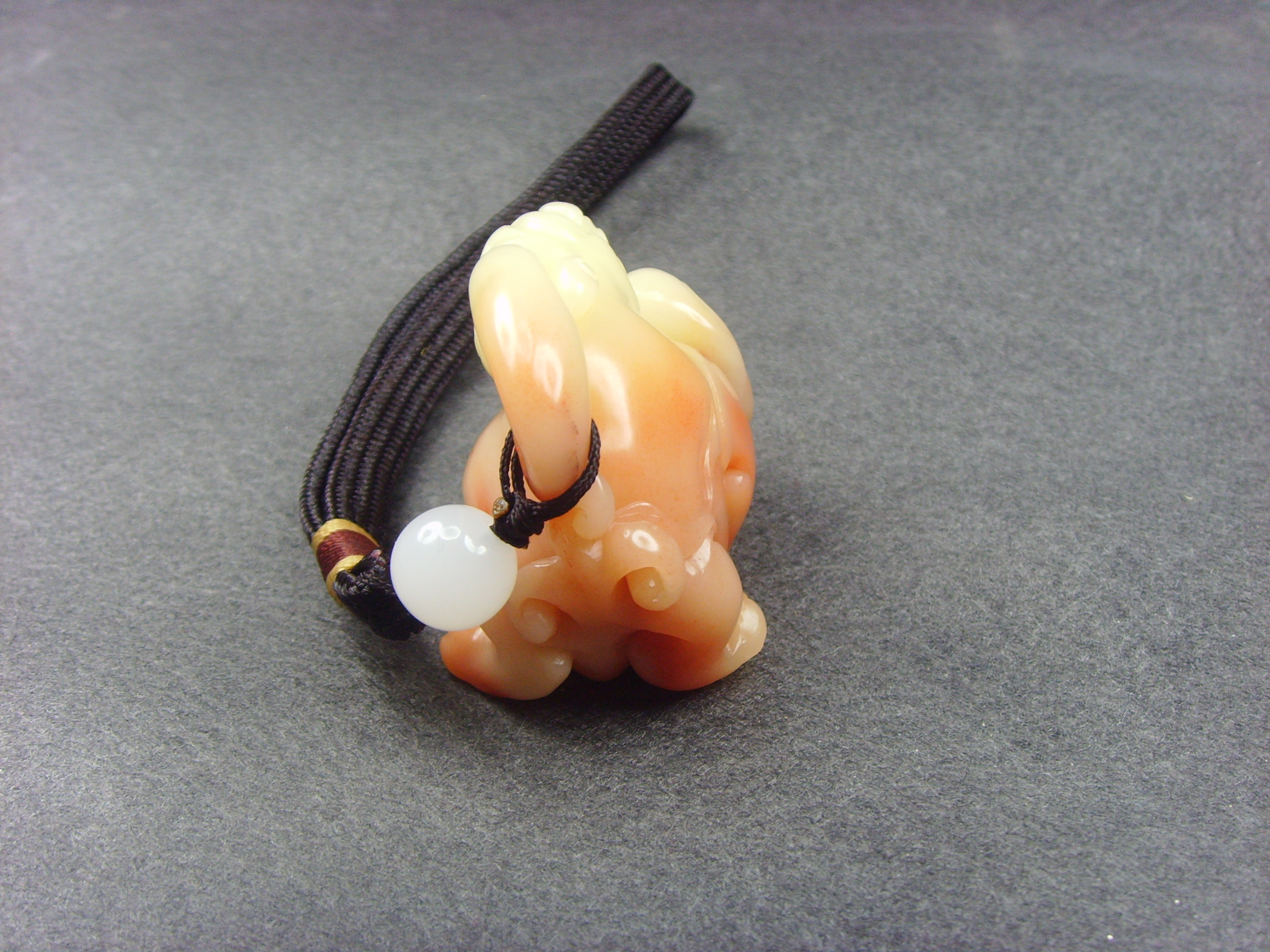 ss002寿山芙蓉把件左6-4-3.5cm.JPG