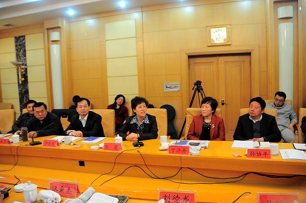 2013年3月17日，茌平县政府县长雷霞在山东省茌平县首届孝义文化研讨会上。 (1).jpg
