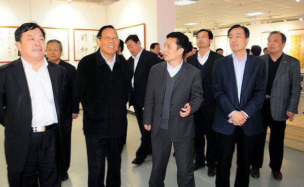 2013年3月18日，全国书法名家邀请展亮相首届鲁义姑孝义文化节 开展仪式现场。 (15).jpg