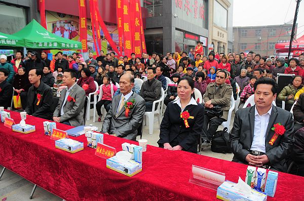2013年3月17日，聊城华兴商厦福永量贩超市开业掠影。 (21).JPG