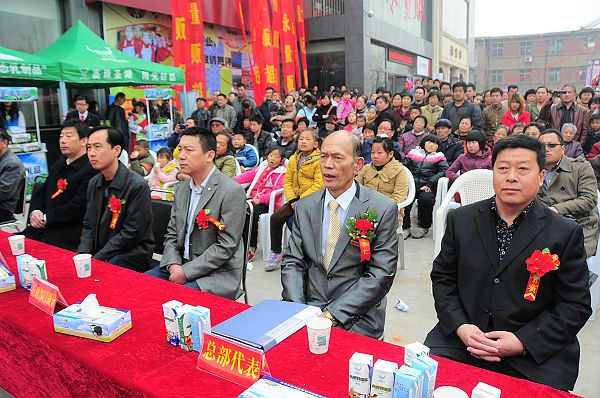 2013年3月17日，聊城华兴商厦福永量贩超市开业掠影。 (40).JPG