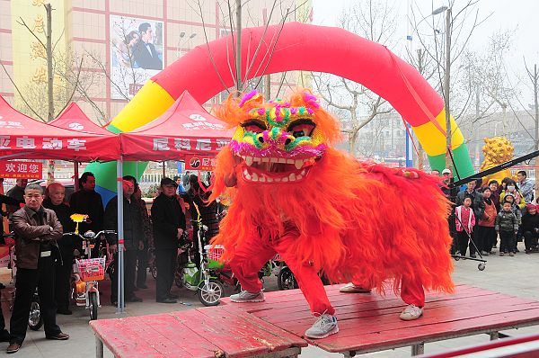 2013年3月17日，聊城华兴商厦福永量贩超市开业掠影。 (5).JPG