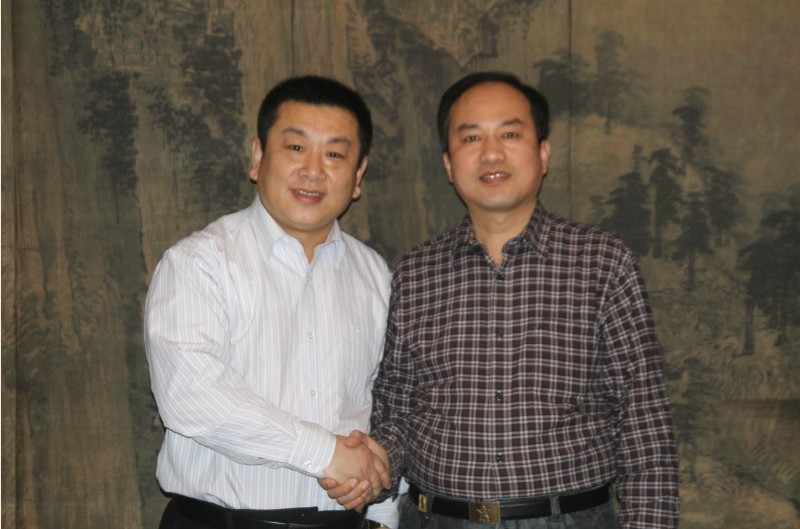 世界华人艺术家联合会执行主席，中国文联副主编，中组部官员徐逢蔚先生
