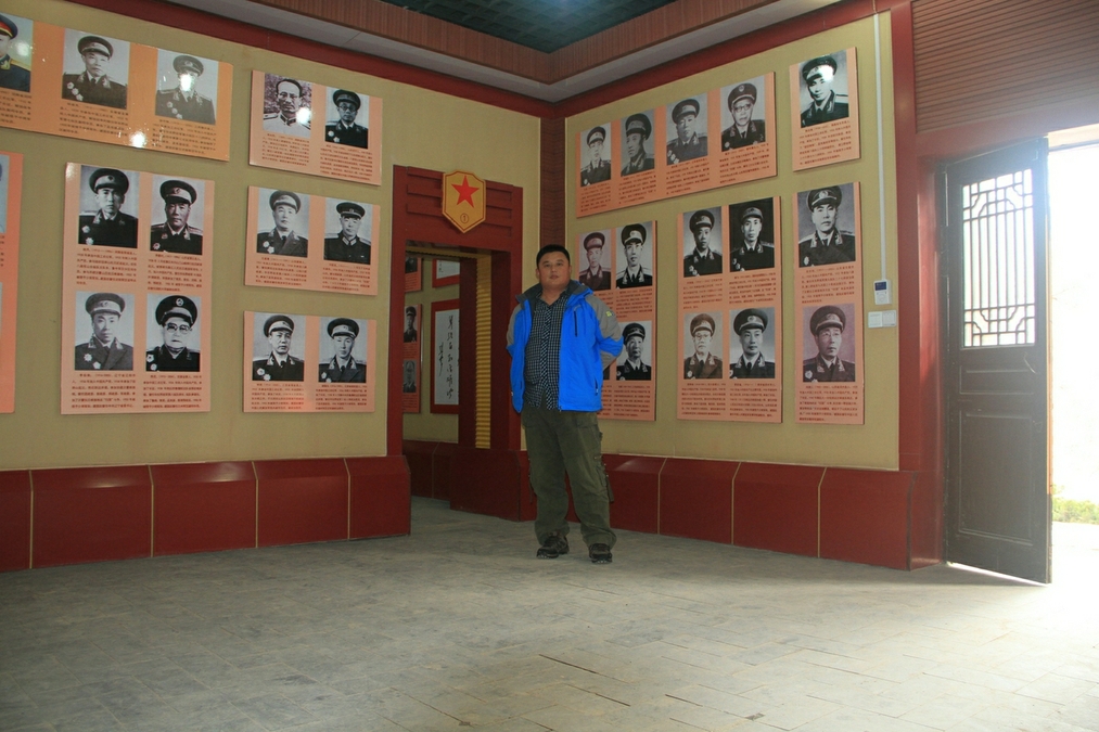 1332251uuyiu00icls1751.jpg