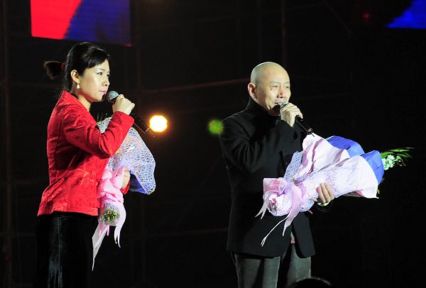 2013年3月30日山东省阳谷县举办的《泰格之春》文艺晚会上，孟广禄、吴雪靖演唱京剧《铡.jpg