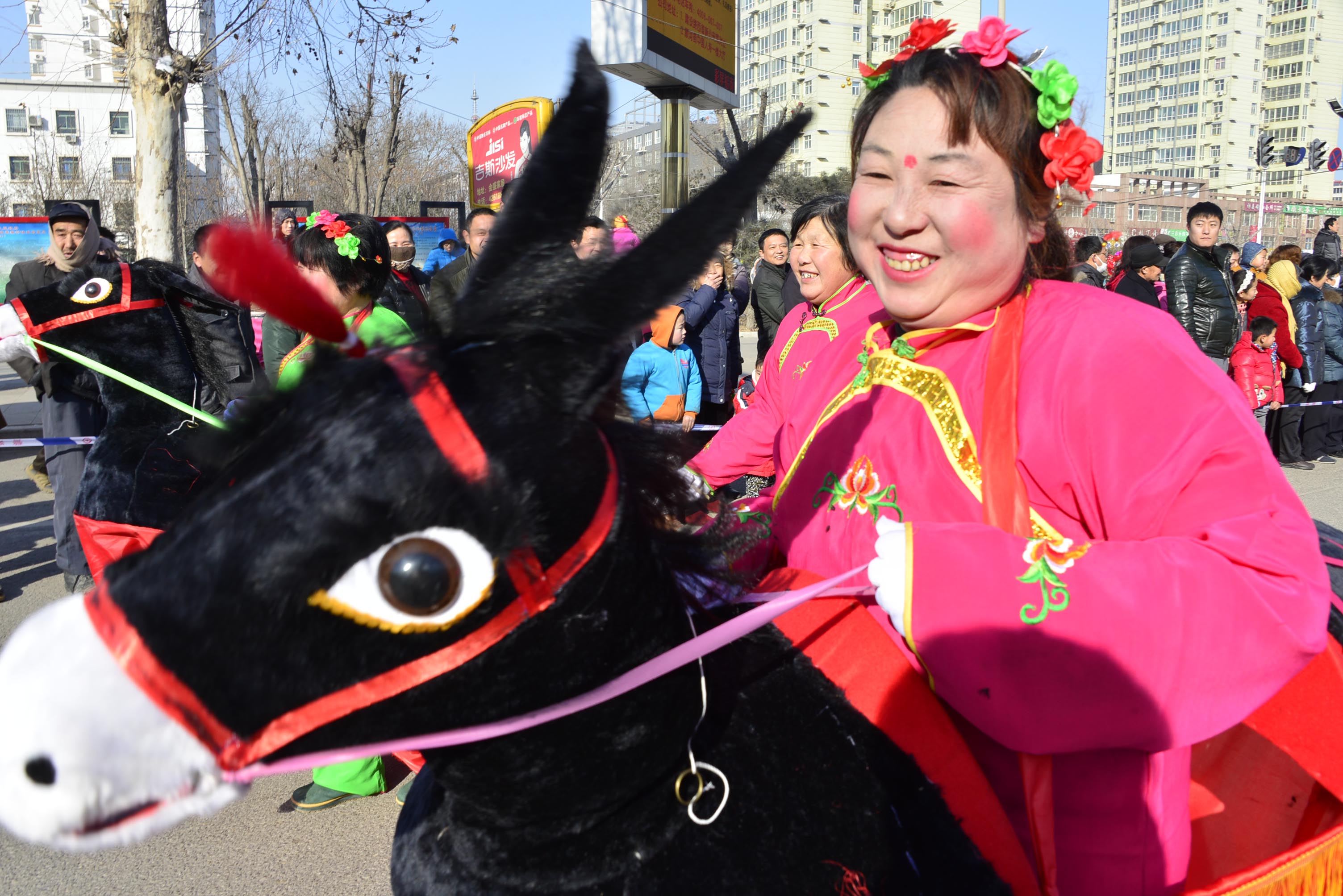 2014年2月10日，山东省茌平县春节群众文化活动剪影。