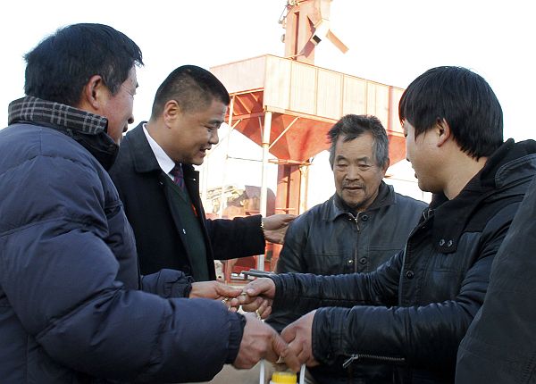 2014年1月21日，林志国在山东省冠县范寨乡雷庄、东邢庄、西邢庄、林庄、中塘村为当地的孤寡老人、 残障儿童 ...
