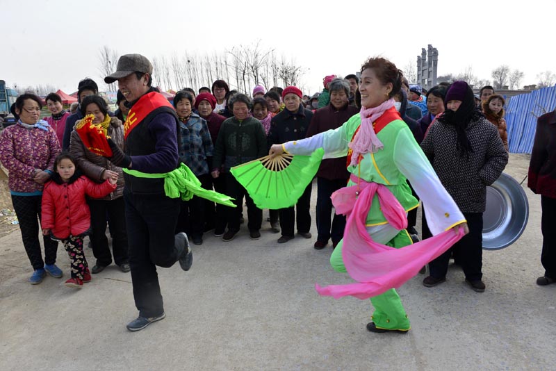 2014年3月4日，东北大秧歌舞动春天的山东省茌平县鲁义姑庙会。