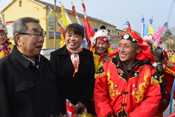 山东茌平：传统文化竹马舞献劳模张国忠