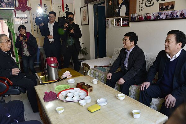 山东：聊城走访劳模张国忠开展调研党的群众路线教育实践活动