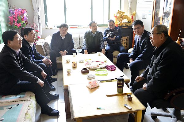 山东：聊城走访劳模张国忠开展调研党的群众路线教育实践活动