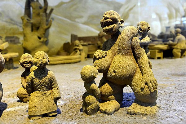 黄源黑陶艺术馆的展品