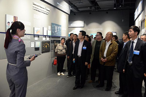 山东省企业文化学会会长办公会在青岛海尔集团公司召开