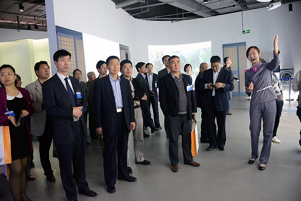 山东省企业文化学会会长办公会在青岛海尔集团公司召开