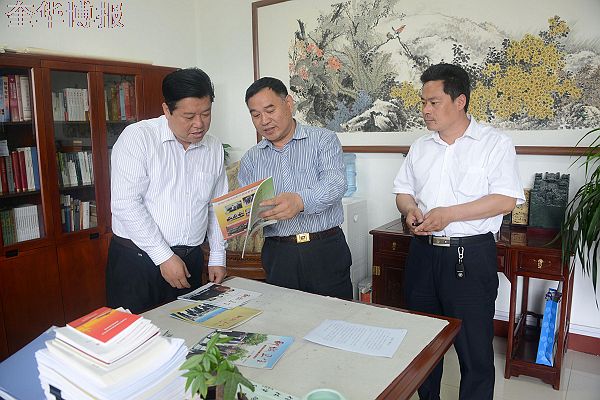 山东：《聊城工作纪实》出版 作家王长新受到市委书记约见