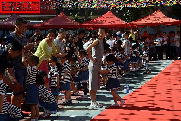 2014年5月26日，山东省茌平县实验幼儿园第三届幼儿运动会现场。