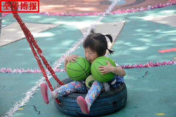 2014年5月26日，山东省茌平县实验幼儿园第三届幼儿运动会现场。
