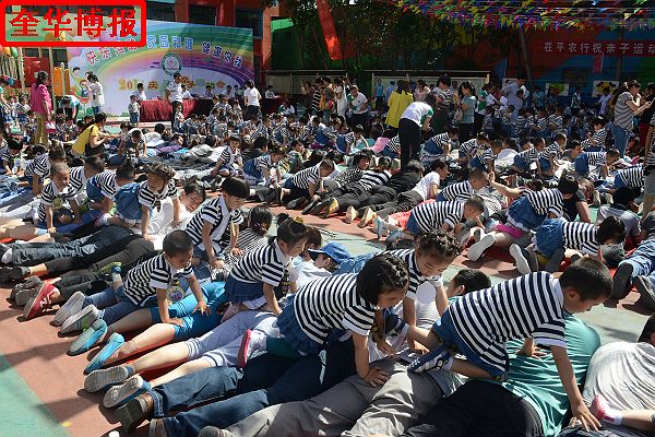 2014年5月26日，山东省茌平县实验幼儿园第三届幼儿运动会现场。