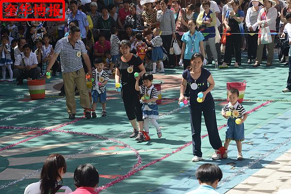 2014年5月26日，山东省茌平县实验幼儿园第三届幼儿运动会现场。
