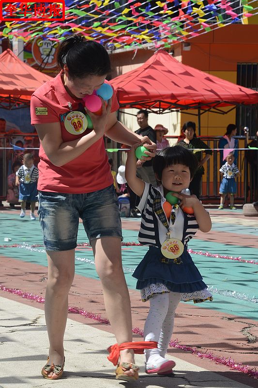 2014年5月26日，山东省茌平县实验幼儿园第三届幼儿运动会现场。