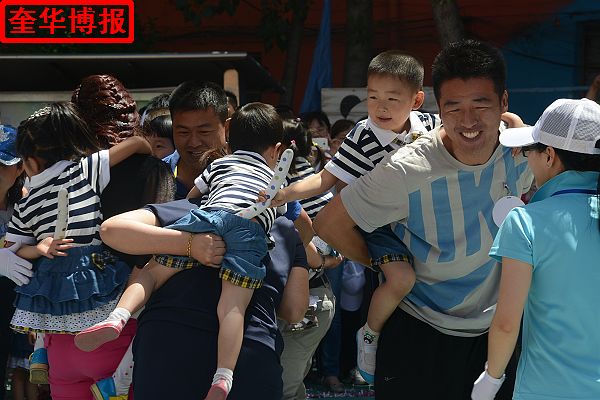 2014年5月26日，山东省茌平县实验幼儿园第三届幼儿运动会现场。