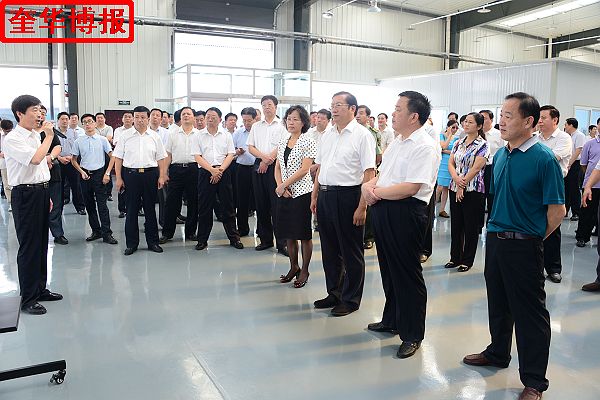 2014年8月16日，茌平县街道党委书记邬美忠向王忠林市长一行介绍茌平县聊城瑞华电子科技有限公司落地项目的进 ...