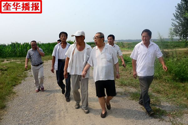2014年8月29日，张国忠劳模在茌平县乐平镇南王村山东小杨屯鸭业科贸有限公司绿化苗木第五基地。 