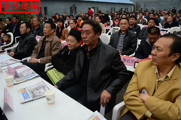 2014年11月1日，第三届醉一斗酒业储酒文化节开幕暨全国书画名家作品邀请展同时开展现场。
