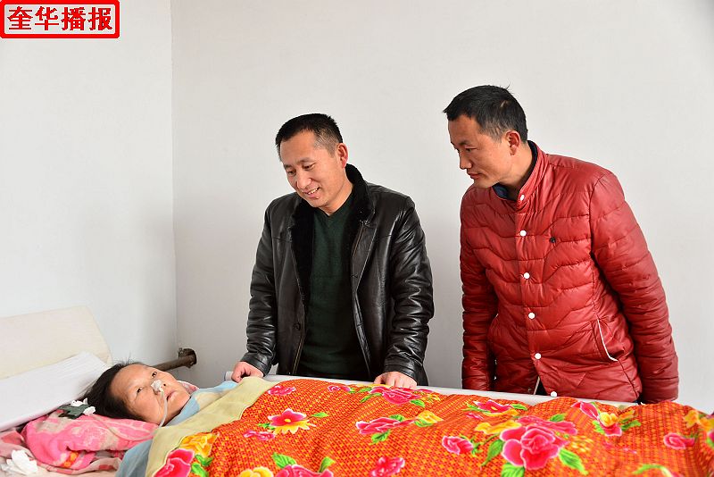 于向升夫妇相濡以沫40载 情义相伴写真爱