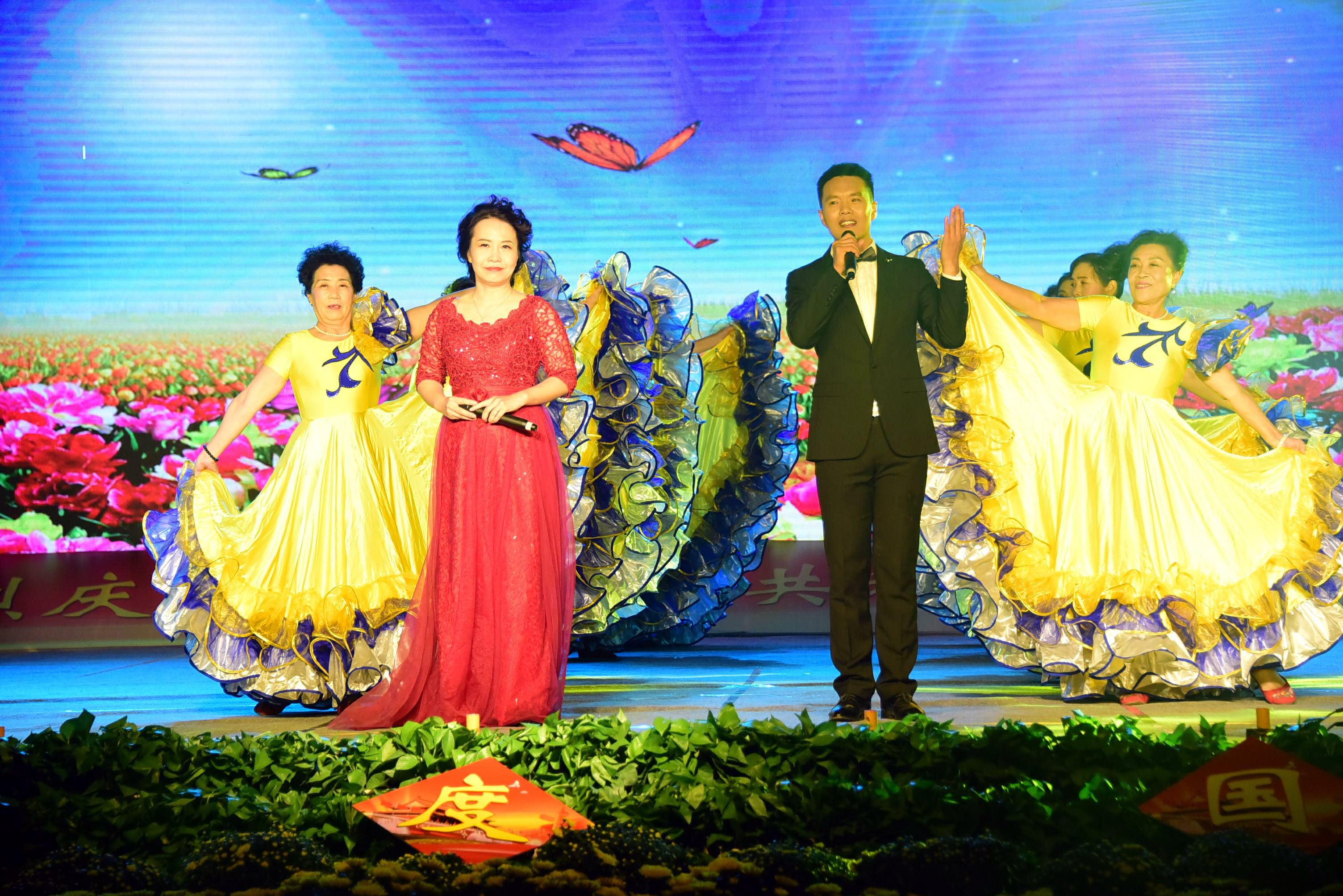 2017年9月28日，山东省茌平县庆国庆盛世颂歌文艺演出现场。 (33).jpg