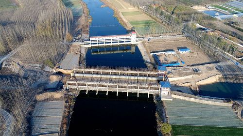 2017年11月15日，山东省聊城江北水城旅游度假区朱老庄镇王堤口村景色别样美。