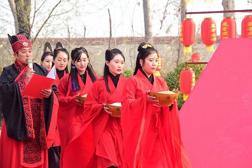 2017年11月28日，山东孟尝君酒业冬酿开窖仪式现场。 (5).jpg