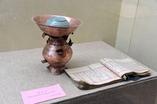 2017年12月9日，山东省茌平县洪官屯镇成无己纪念馆征集展出的中药炼丹炉。 (1).jpg