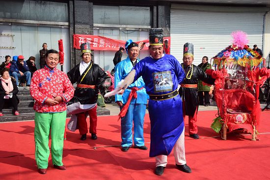 图为山东省茌平县振兴街道郝张村文艺演出队“盛世艺术团”演出现场。