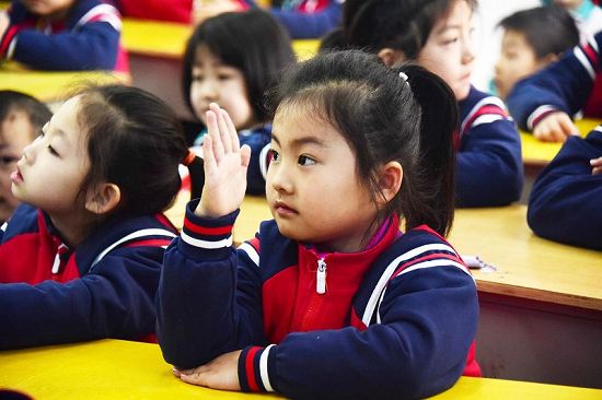2018年3月23日，山东省茌平县翰林幼儿园小朋友毕业前“探班”民族小学活动现场。