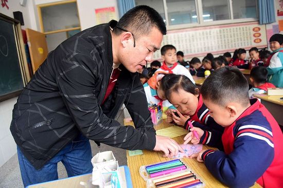 2018年3月23日，山东省茌平县翰林幼儿园小朋友毕业前“探班”民族小学活动现场。