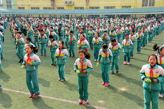 2018年3月23日，山东省茌平县翰林幼儿园小朋友毕业前“探班”民族小学活动现场。 (88).jpg