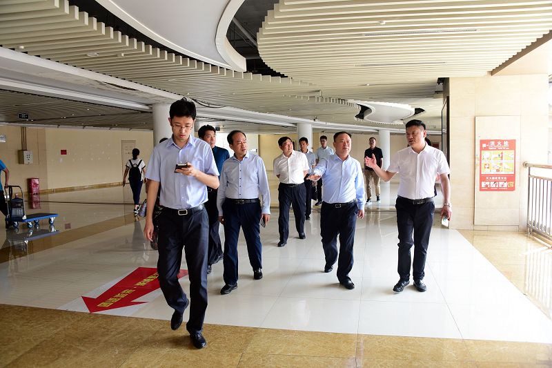 2018年5月18日，山东省茌平县委副书记、县长朱正林，副县长李泽潜等领导同志在北京西客.jpg
