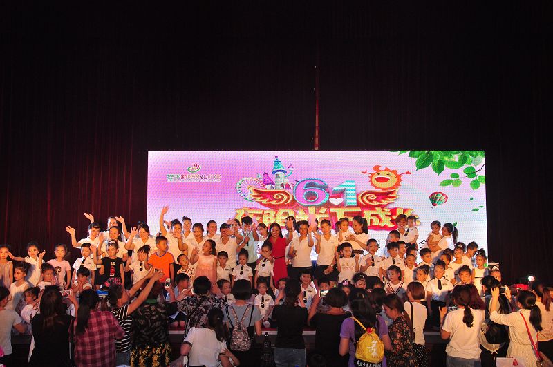 2018年6月1日，山东省茌平县新阳光幼儿园庆六一文艺演出现场。
