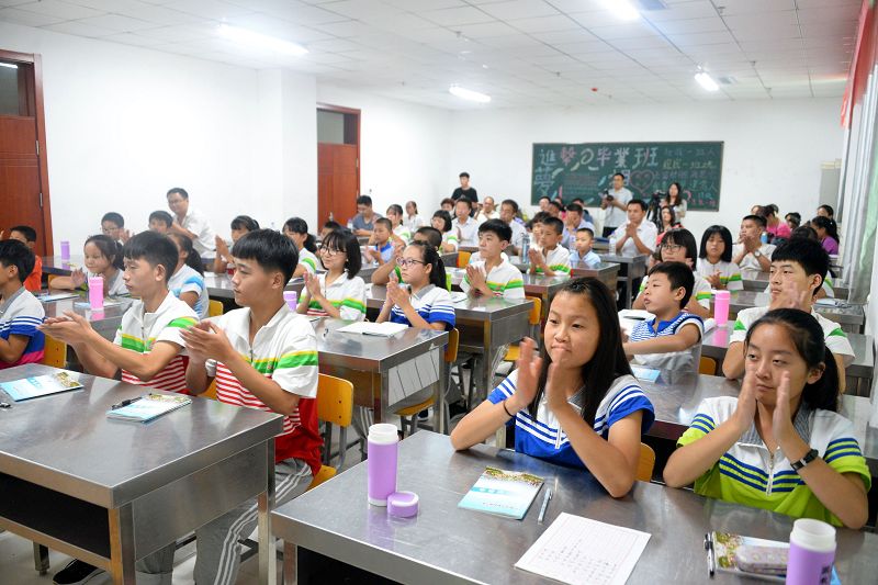 山东聊城：30名品学兼优学生认领核桃树并挂牌 “我为祖国种棵树”工程启动