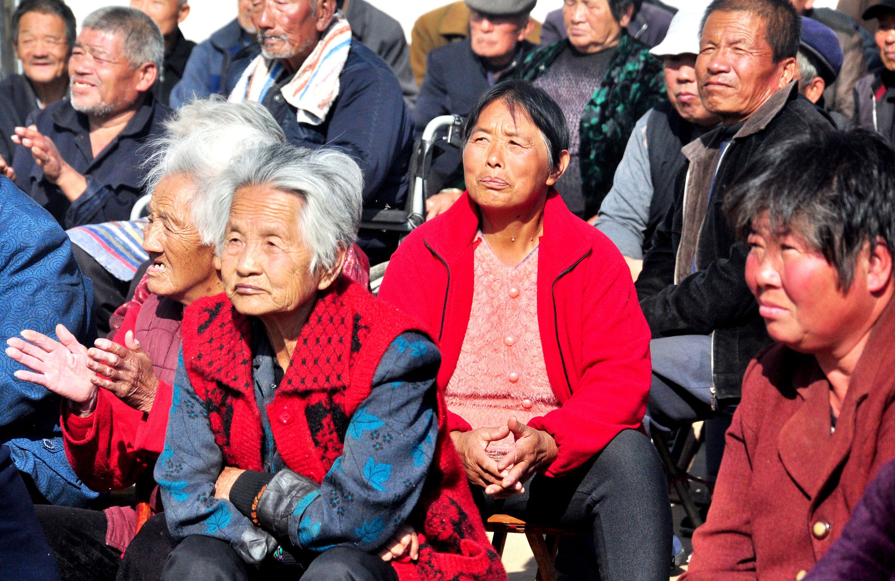 2018年10月17日，在山东省茌平县胡屯镇重阳节文艺演出现场。 (16).jpg