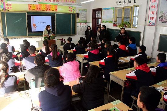 2018年12月10日，山东省聊城市家庭教育现场会在茌平县实验中学召开现场。 (36).jpg
