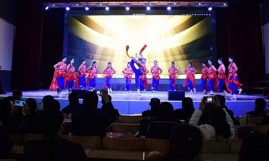 2018年12月10日，山东省聊城市家庭教育现场会茌平县实验中学汇报演出现场。 (4).jpg