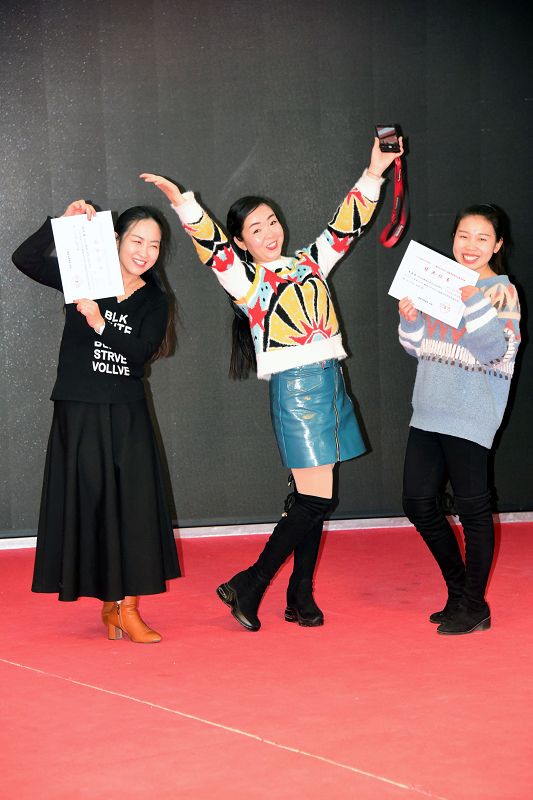 2018年12月6日， 参加山东省聊城市幼教培训基地德育岗位研修班的幼儿教师们在结业典礼.jpg